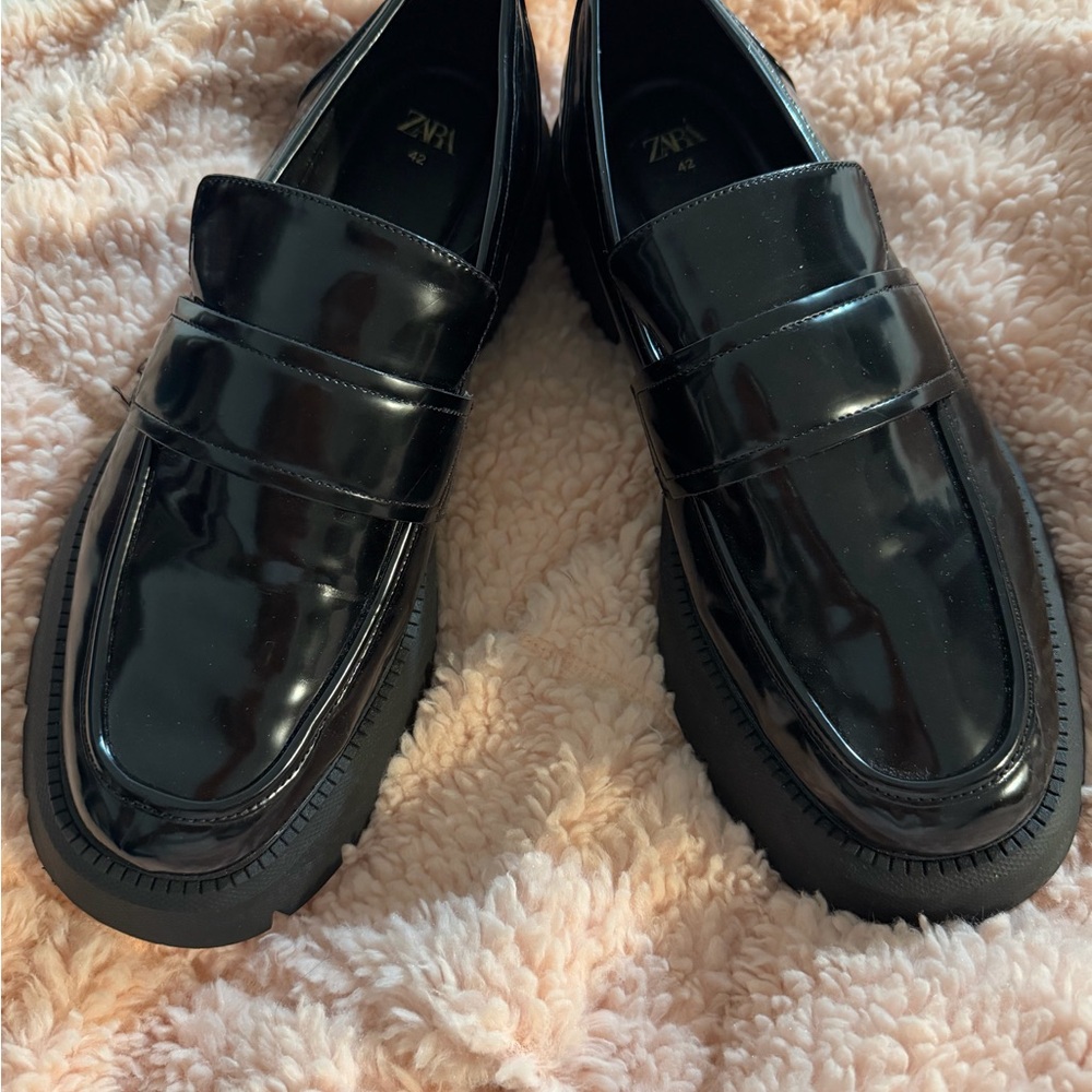 Zara Women's Glossy Black Loafers